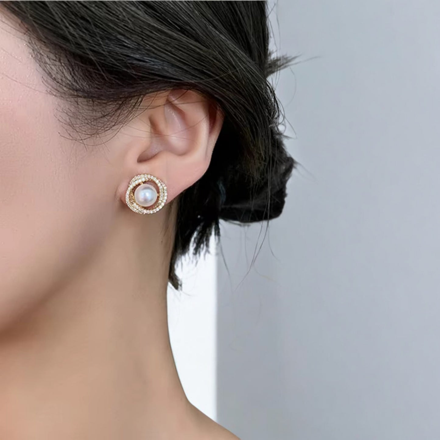 Parisian Swirl Pearl Earrings _Lifeluxe jewelry trending beautiful